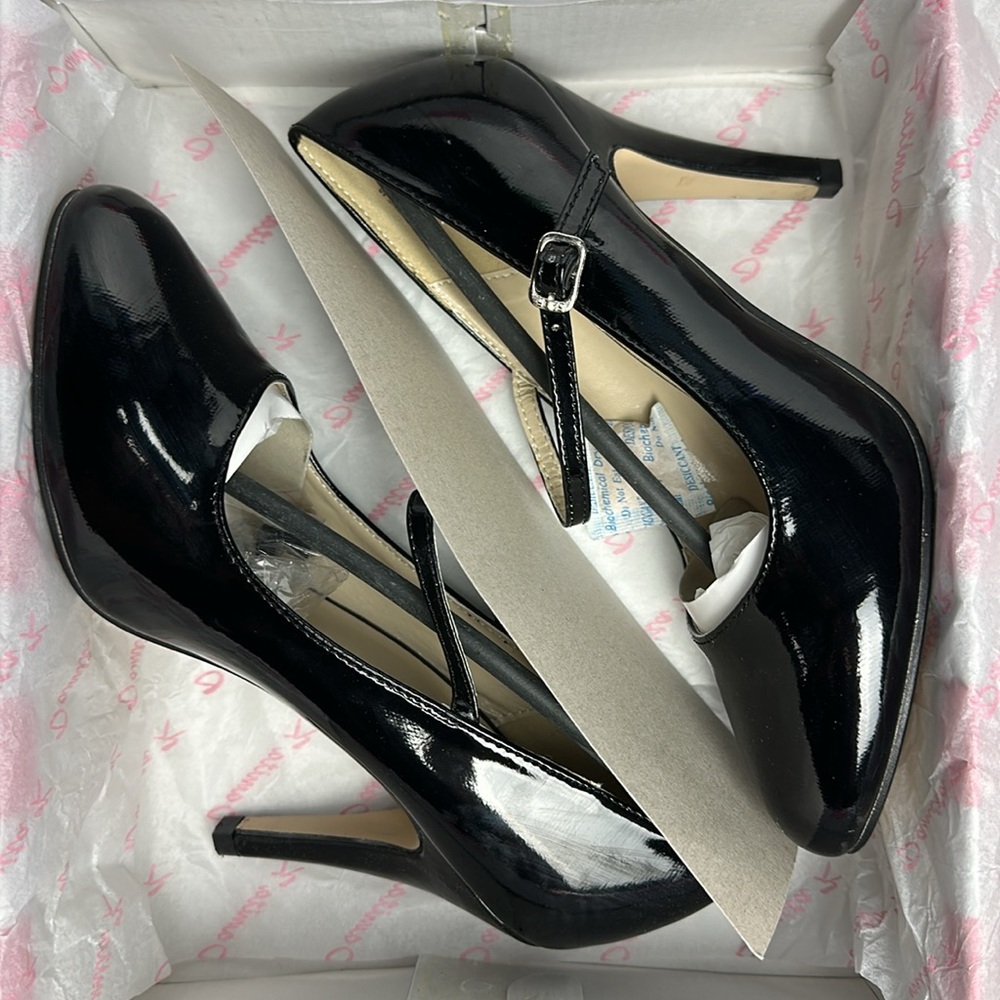 Damita K | Los Angeles | Eugene - 10 | Black Heels | Size 7 | NWB NOS